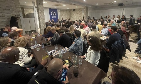 El PP de Torrejón de Ardoz mantuvo un encuentro con afiliados y simpatizantes para ver nuevas propuestas de cara a seguir mejorando la ciudad encuentro afiliados PP 2