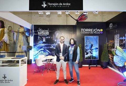 Alejandro Navarro Prieto y la concejala de Turismo, Miriam Gutiérrez fitur alcalde miriam
