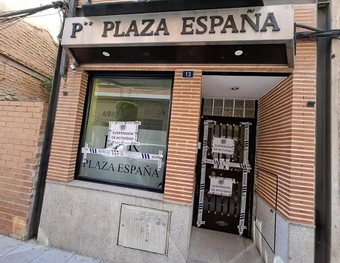 hostal precintado