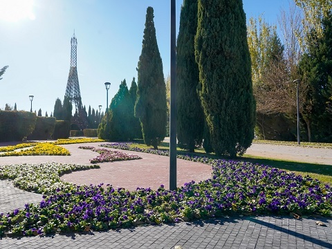 jardines torre eiffel